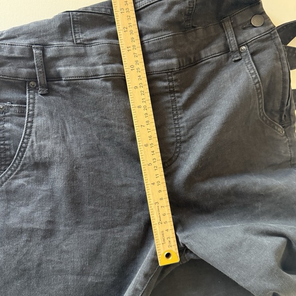 Free People Overalls Black Distressed Jeans Womens Sz 29‎ Front Pocket Straps - Picture 7 of 7